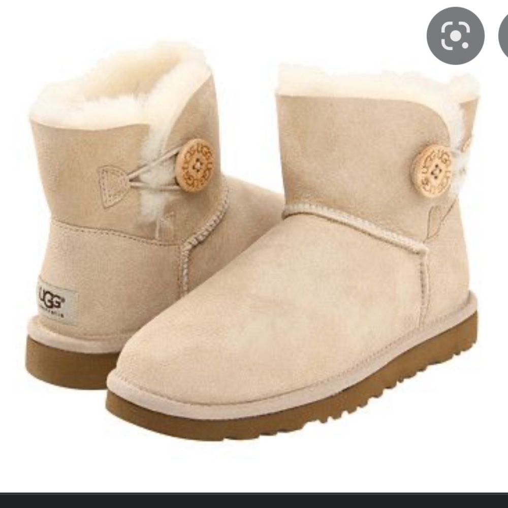 Ugg mini Bailey button boots